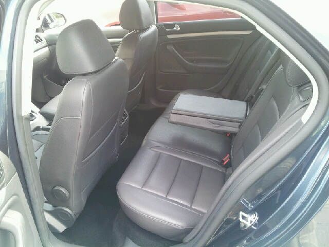 2007 Volkswagen Jetta Reg Cab 112 WB 4WD SLT