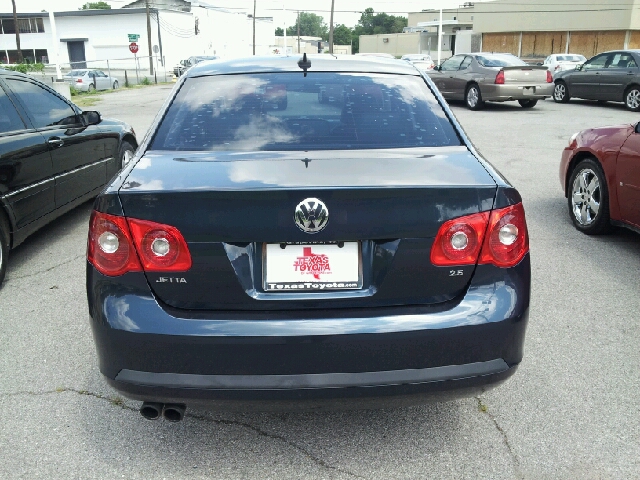 2007 Volkswagen Jetta Reg Cab 112 WB 4WD SLT