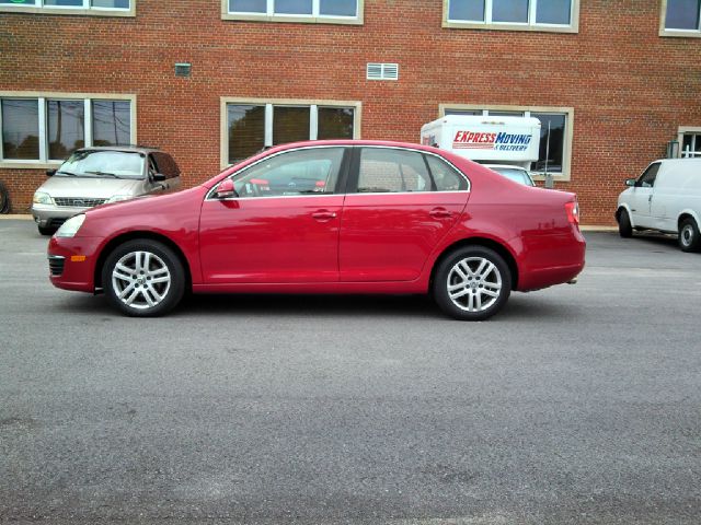 2007 Volkswagen Jetta Reg Cab 112 WB 4WD SLT