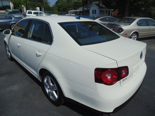 2008 Volkswagen Jetta 2WD Ext Cab Manual