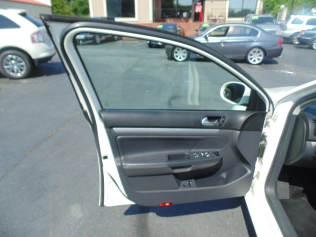 2008 Volkswagen Jetta 2WD Ext Cab Manual