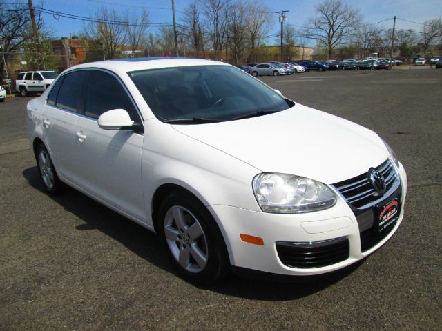 2009 Volkswagen Jetta Supercharged Notchback