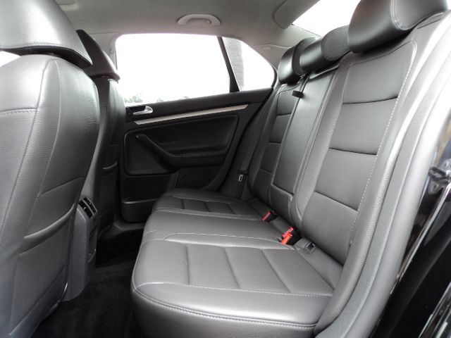 2009 Volkswagen Jetta Supercharged Notchback