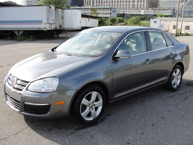 2009 Volkswagen Jetta NAV, Panaromic Roof, Loaded