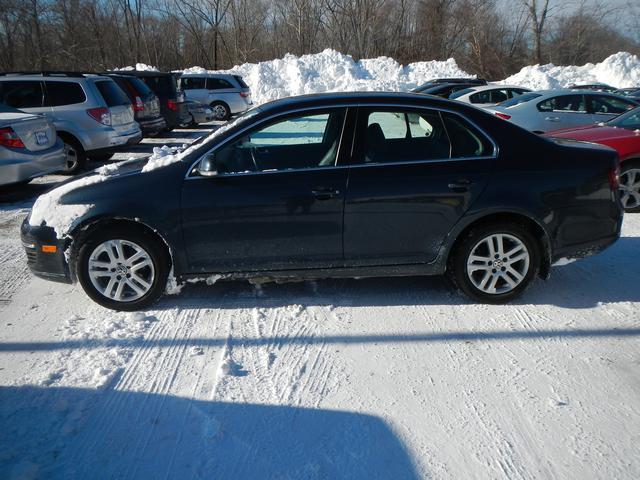 2010 Volkswagen Jetta CD With MP3