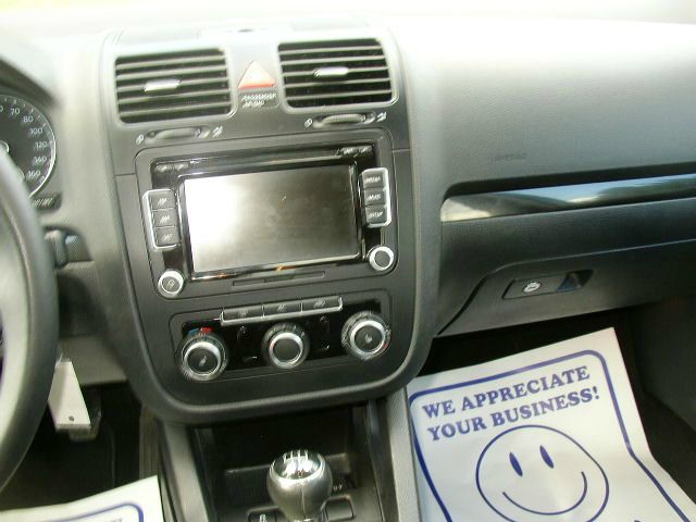 2010 Volkswagen Jetta CD With MP3