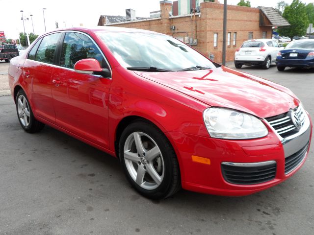 2010 Volkswagen Jetta Ford F250 FX4 Lariat