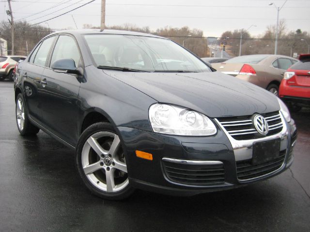 2010 Volkswagen Jetta LT 4-door