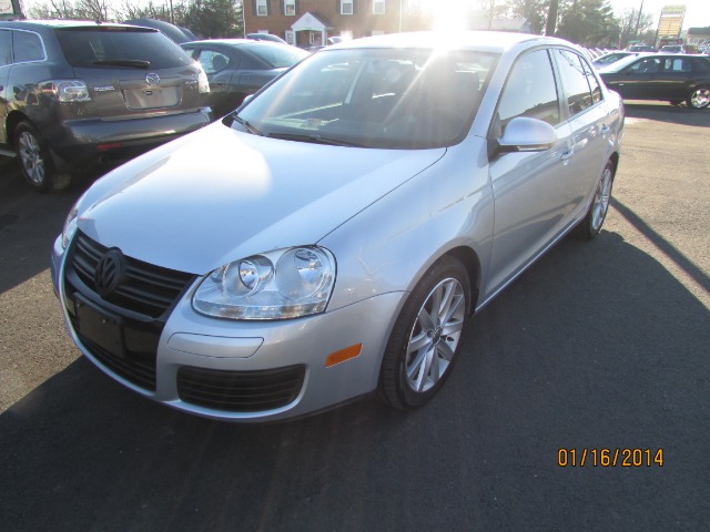 2010 Volkswagen Jetta Touring W/res W/navi