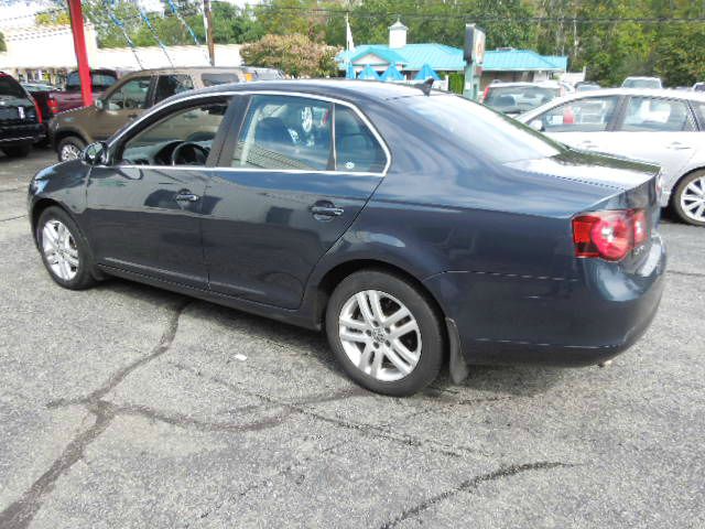 2010 Volkswagen Jetta CD With MP3