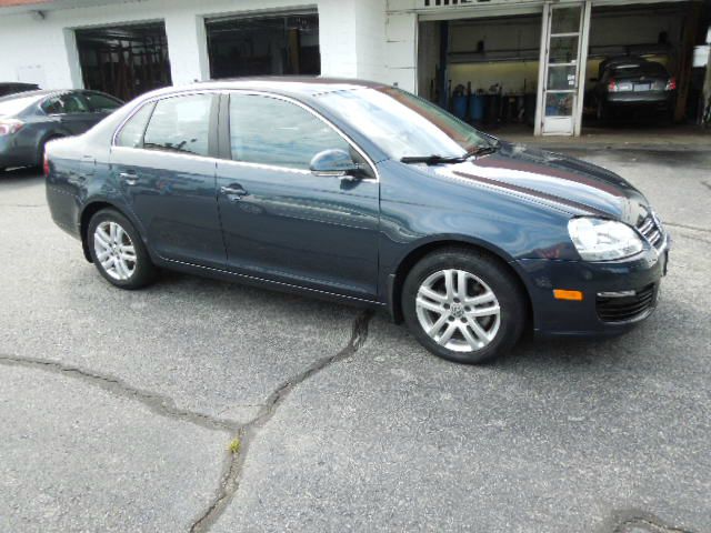 2010 Volkswagen Jetta CD With MP3