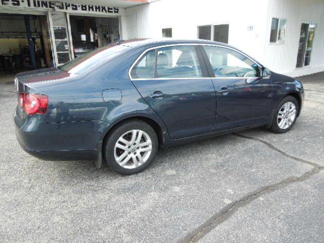 2010 Volkswagen Jetta CD With MP3