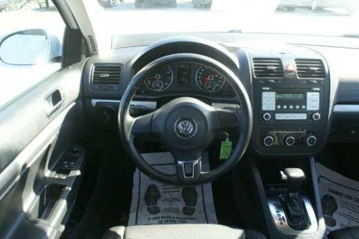 2010 Volkswagen Jetta LT 4-door