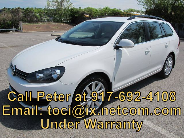 2010 Volkswagen Jetta T6 AWD 7-passenger Leather Moonroof