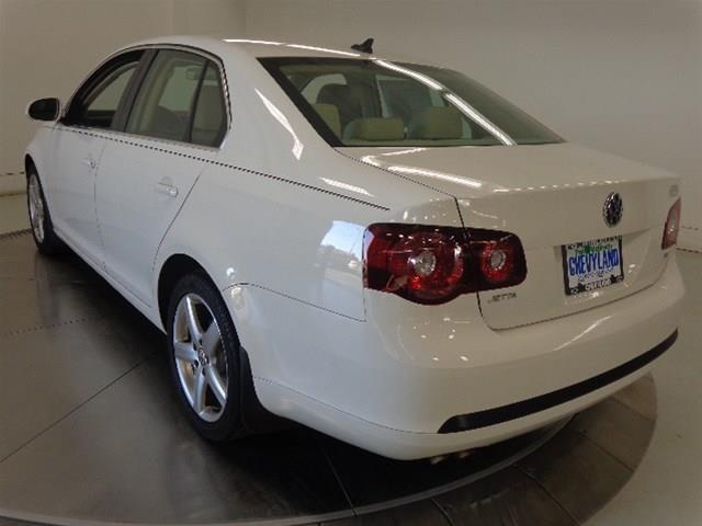 2010 Volkswagen Jetta CD With MP3