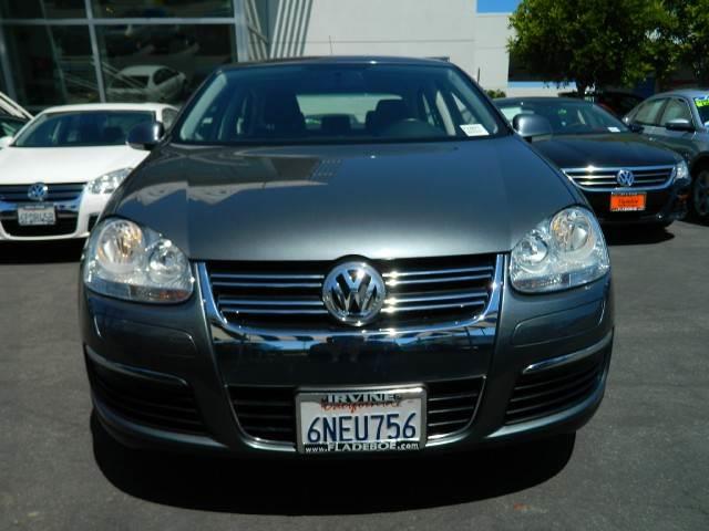 2010 Volkswagen Jetta AVEO LS