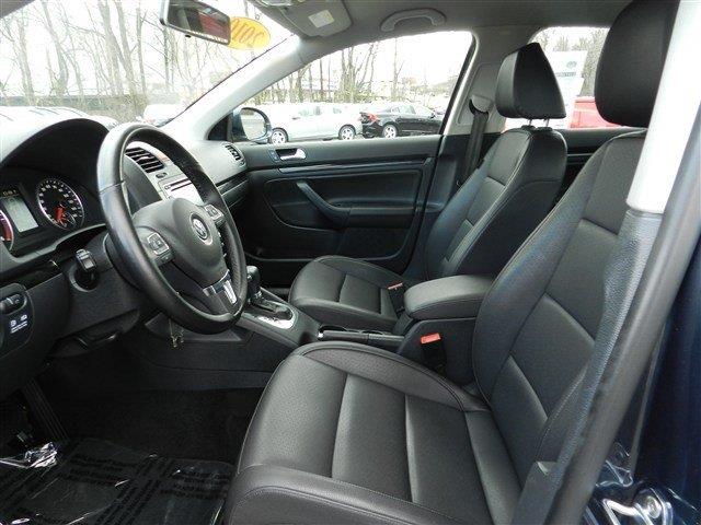 2010 Volkswagen Jetta CD With MP3