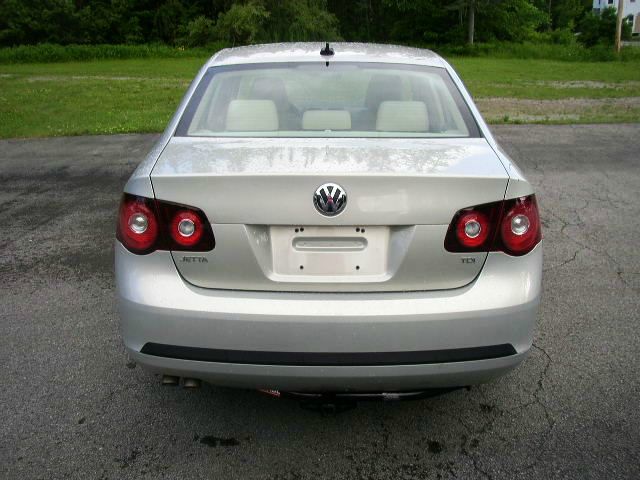 2010 Volkswagen Jetta CD With MP3