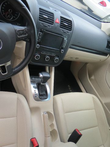 2010 Volkswagen Jetta CD With MP3