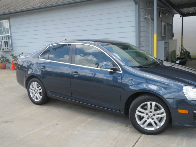 2010 Volkswagen Jetta CD With MP3