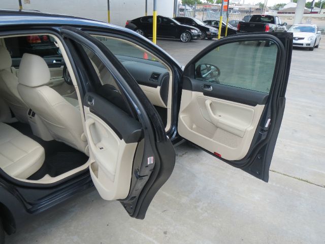 2010 Volkswagen Jetta CD With MP3