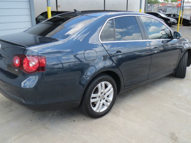 2010 Volkswagen Jetta CD With MP3