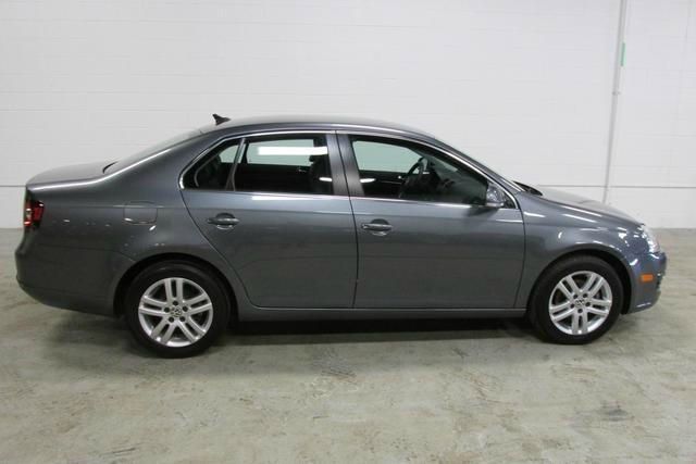 2010 Volkswagen Jetta CD With MP3