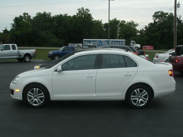2010 Volkswagen Jetta CD With MP3