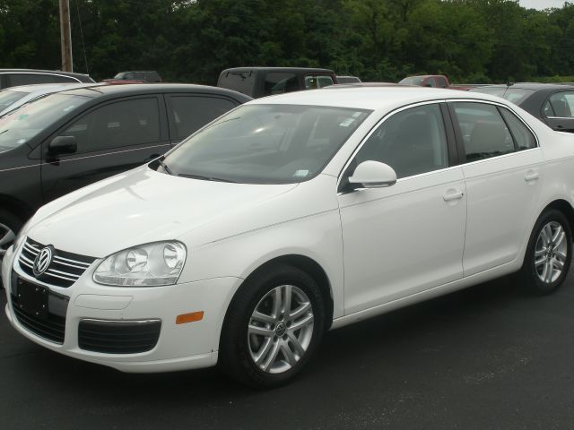 2010 Volkswagen Jetta CD With MP3
