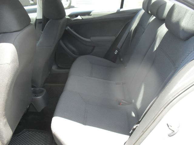 2011 Volkswagen Jetta LS Flex Fuel 4x4 This Is One Of Our Best Bargains