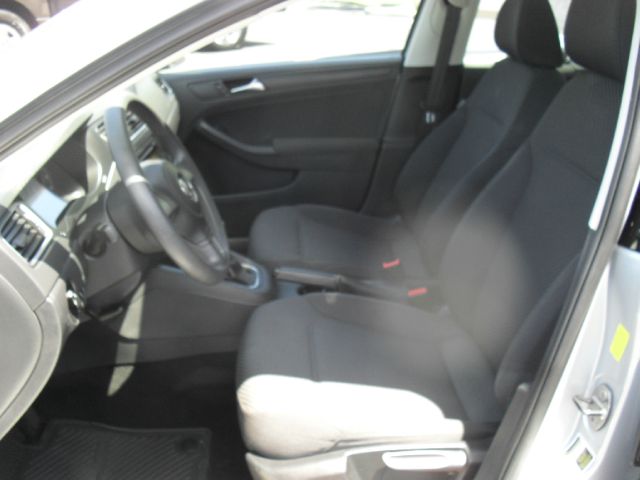 2011 Volkswagen Jetta LS Flex Fuel 4x4 This Is One Of Our Best Bargains