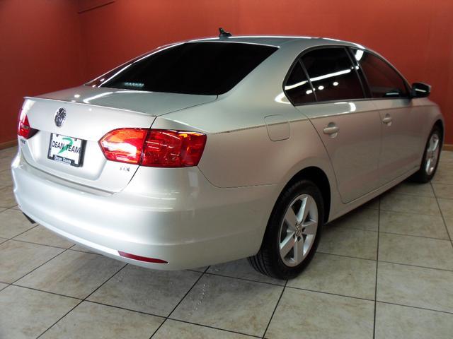 2011 Volkswagen Jetta CD With MP3