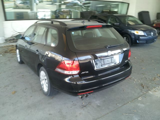 2011 Volkswagen Jetta 4dr Wgn Eddie Bauer AWD