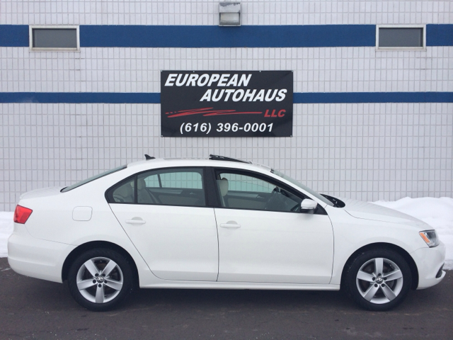 2011 Volkswagen Jetta CD With MP3