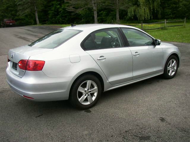 2011 Volkswagen Jetta CD With MP3
