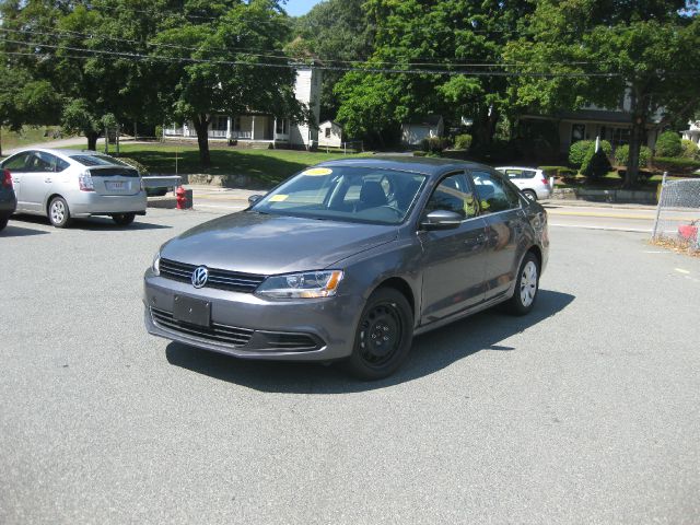 2013 Volkswagen Jetta Reg Cab 111.2 Inch WB 2WD LS Truck