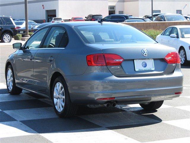 2014 Volkswagen Jetta Vogue Tires