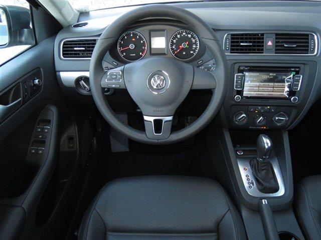 2014 Volkswagen Jetta Vogue Tires