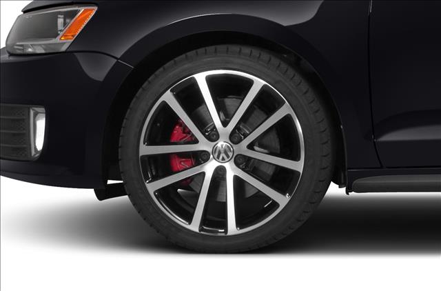 2014 Volkswagen Jetta GLI SXT - Stow-n-go Seating