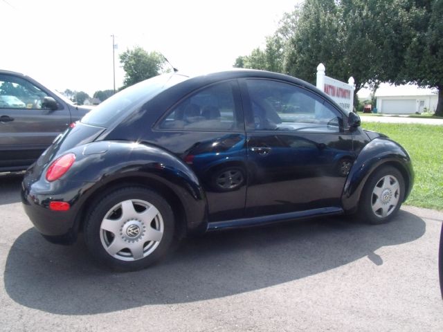 1998 Volkswagen New Beetle Base