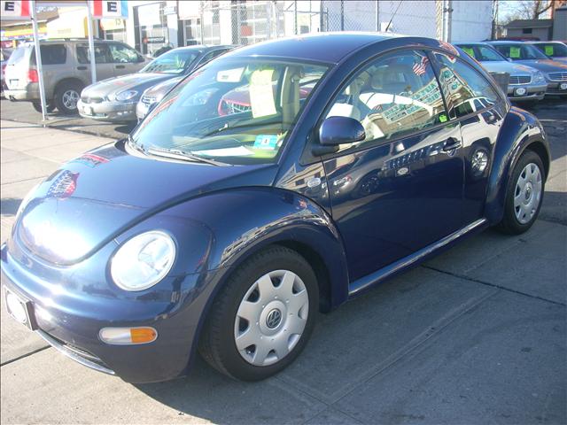 1999 Volkswagen New Beetle S Sedan