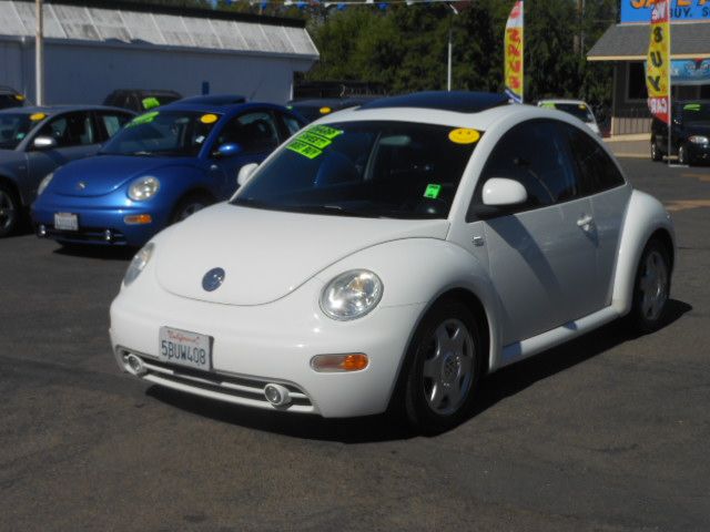 1999 Volkswagen New Beetle Quad Cab 4x2 Shortbox XLT