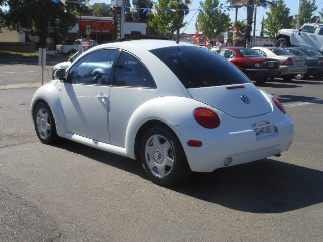 1999 Volkswagen New Beetle Quad Cab 4x2 Shortbox XLT