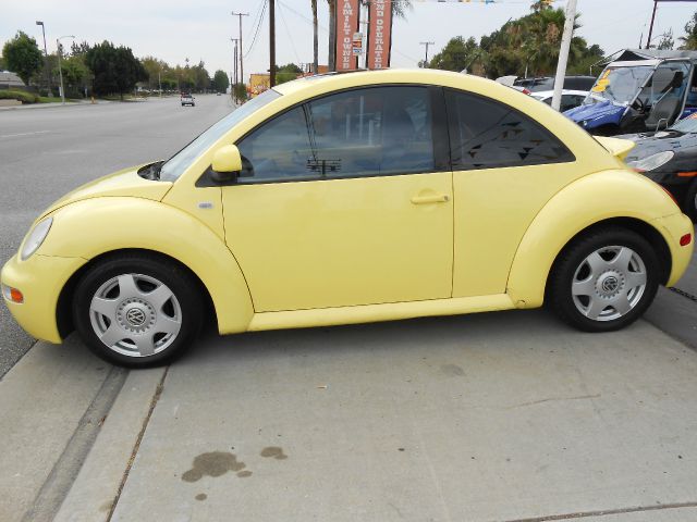 1999 Volkswagen New Beetle Quad Cab 4x2 Shortbox XLT