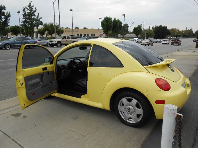 1999 Volkswagen New Beetle Quad Cab 4x2 Shortbox XLT