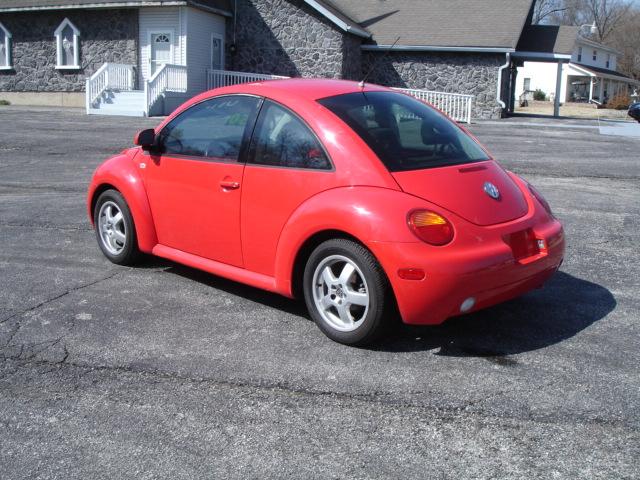 1999 Volkswagen New Beetle FWD 4dr Sport