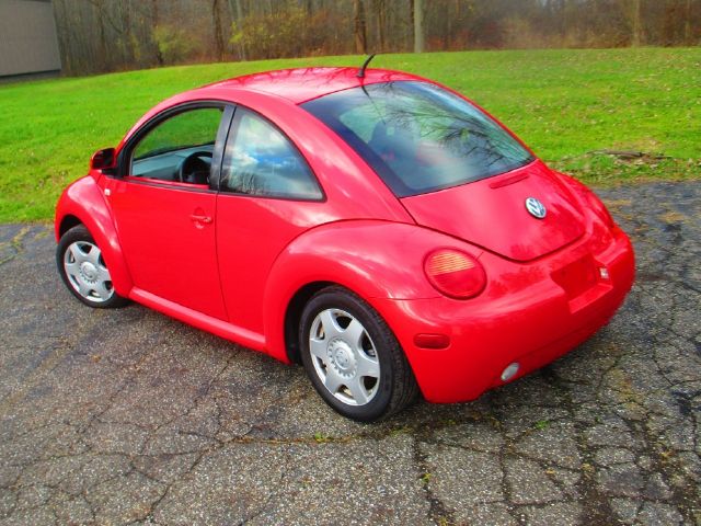 1999 Volkswagen New Beetle Quad Cab 4x2 Shortbox XLT