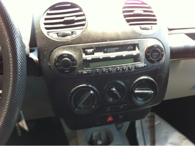 1999 Volkswagen New Beetle Quad Cab 4x2 Shortbox XLT