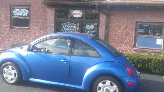 1999 Volkswagen New Beetle S Sedan