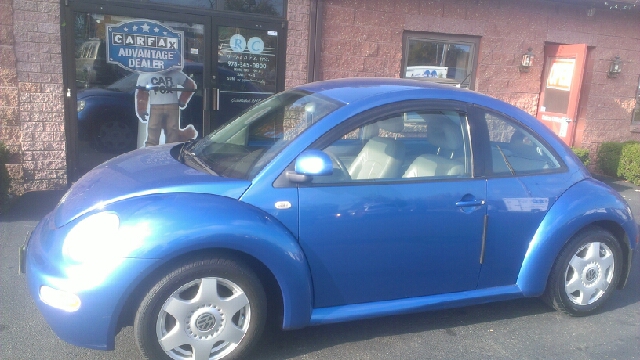1999 Volkswagen New Beetle S Sedan